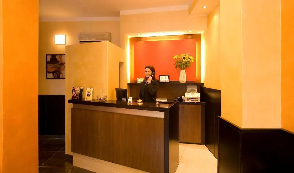 Hotel Delizia Milan 2*,